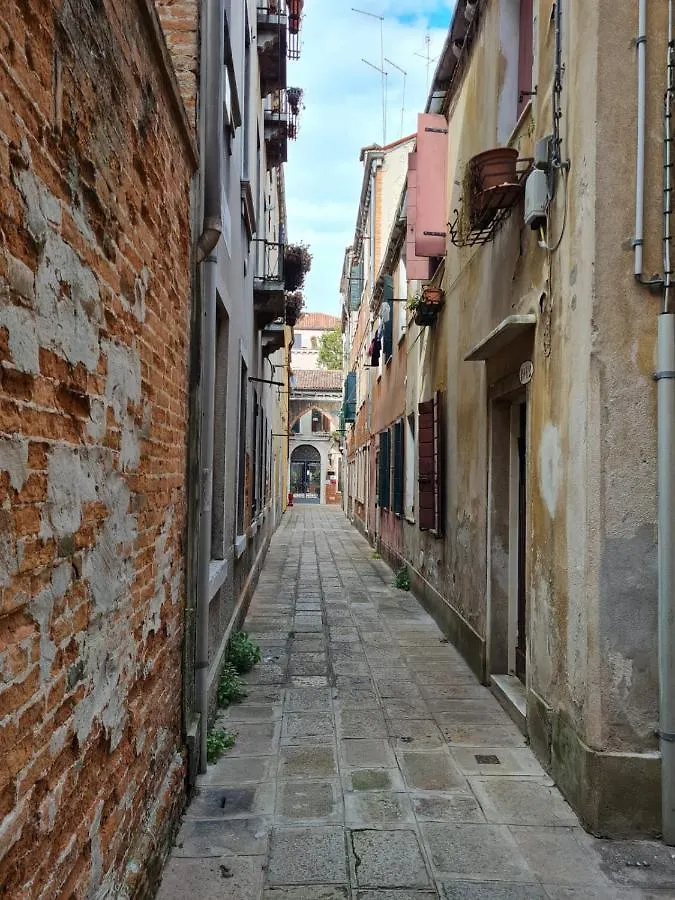 Venice Apartment With Private Courtyard 0*,